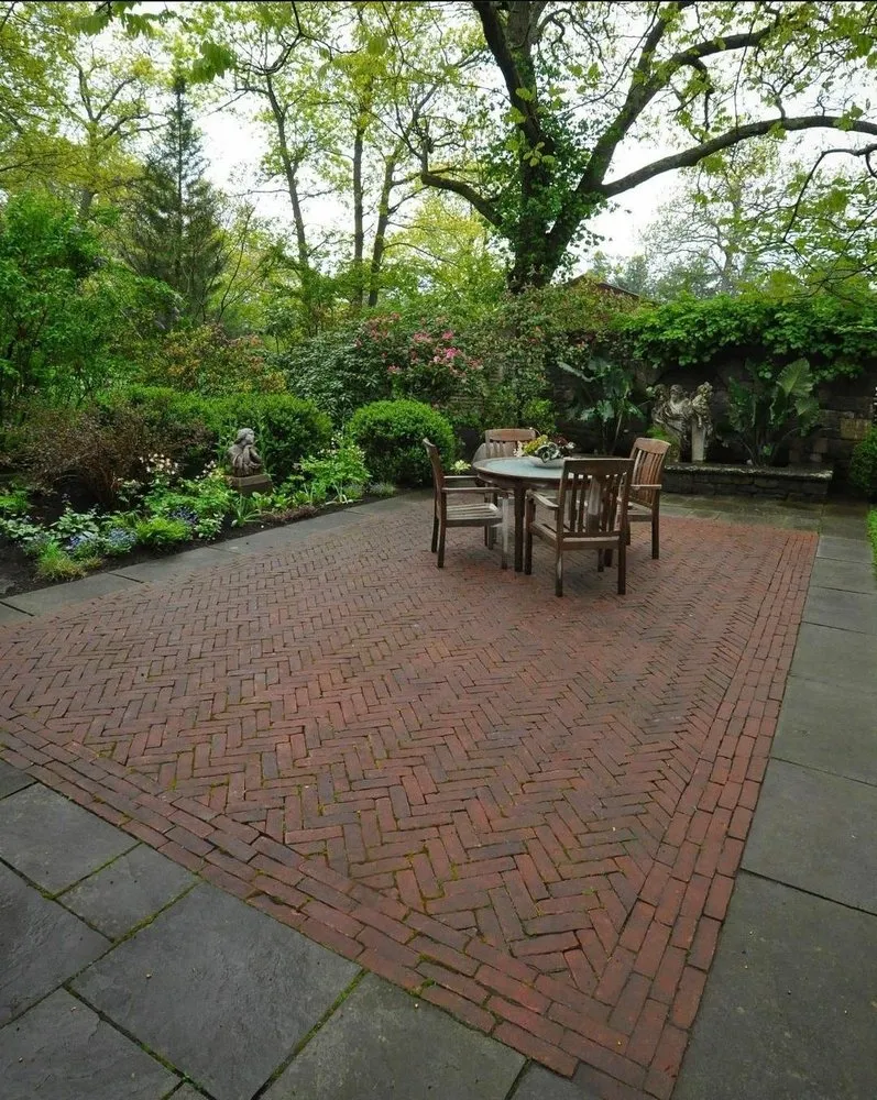 Top-rated yard maintenance in Louisville, KY by WLDflora Landscape