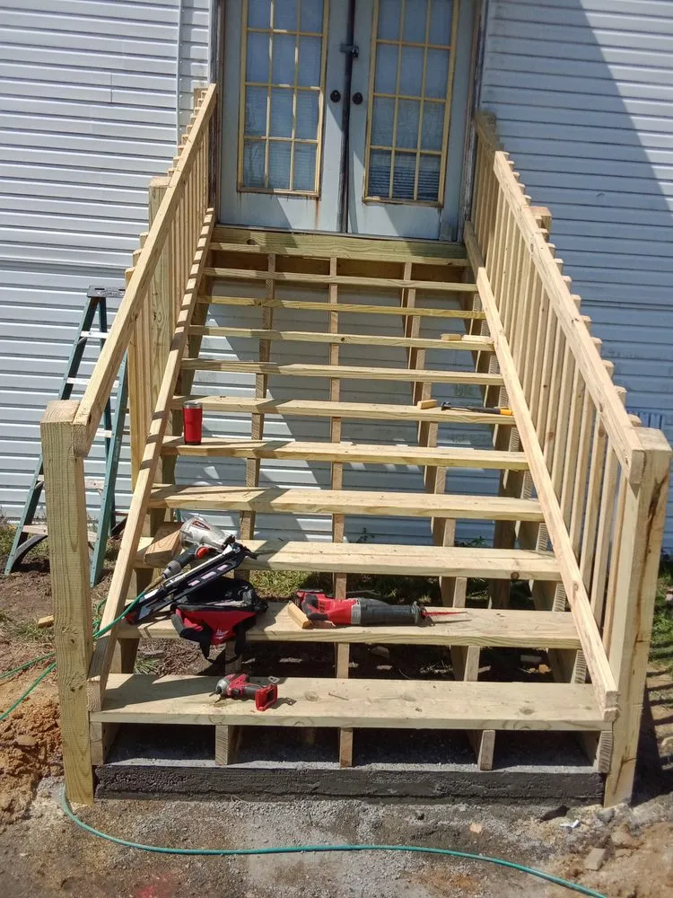 Professional yard maintenance in Clyde, NC by WNC home care and landscaping