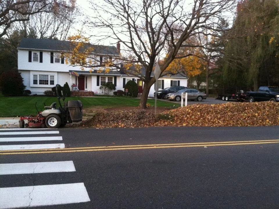 Custom yard maintenance for homes across Howell, NJ - Wnoroski Landscaping