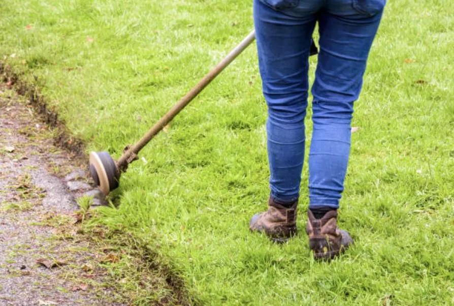 Top-rated garden landscaping experts serving Sioux City, IA - Wolfe-Sharp Lawn Service