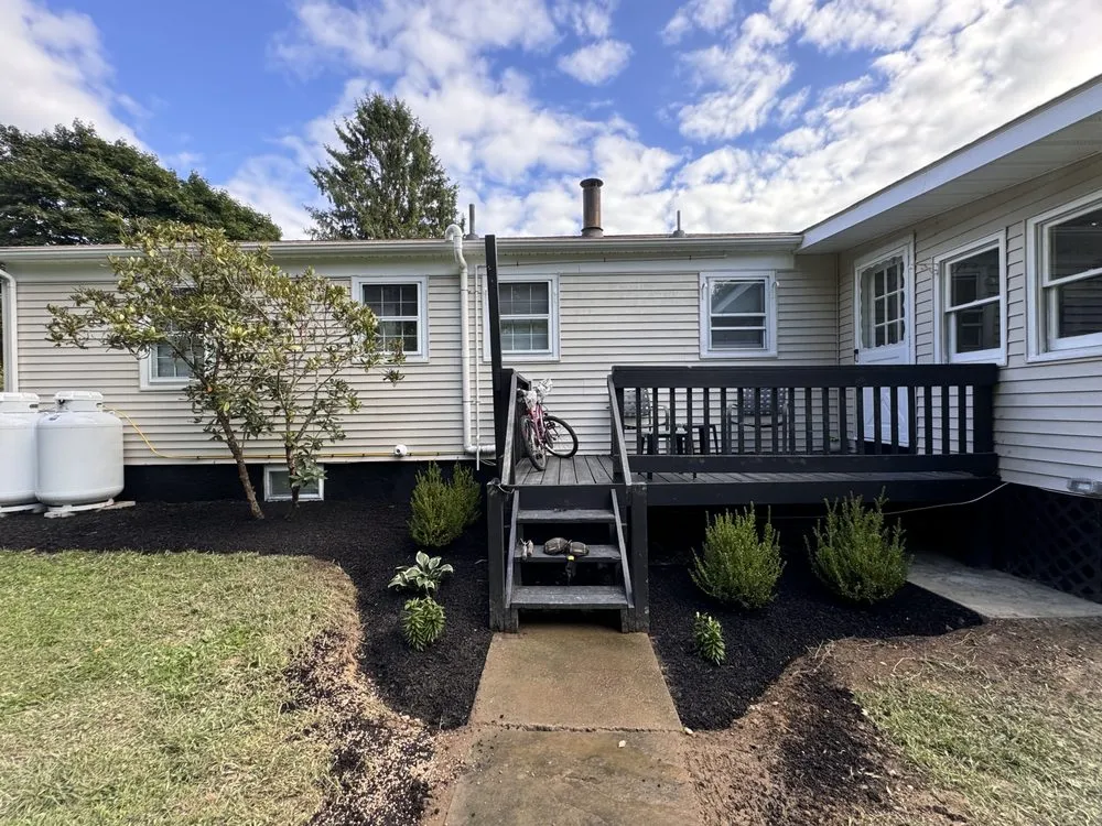 Top-rated yard maintenance for homes in New Windsor, NY by Wolfscapes Maintenance