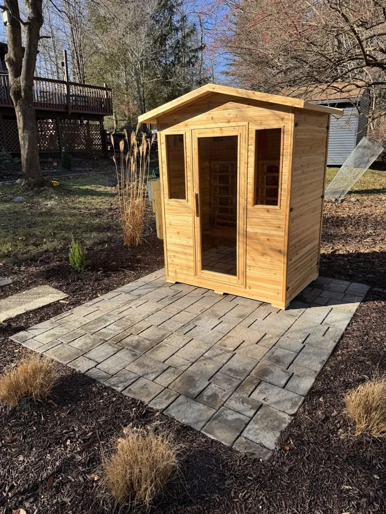 Professional garden landscaping for homes in New Windsor, NY by Wolfscapes Maintenance