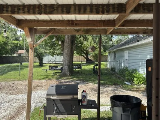 Woodall's Lawn Service Logo