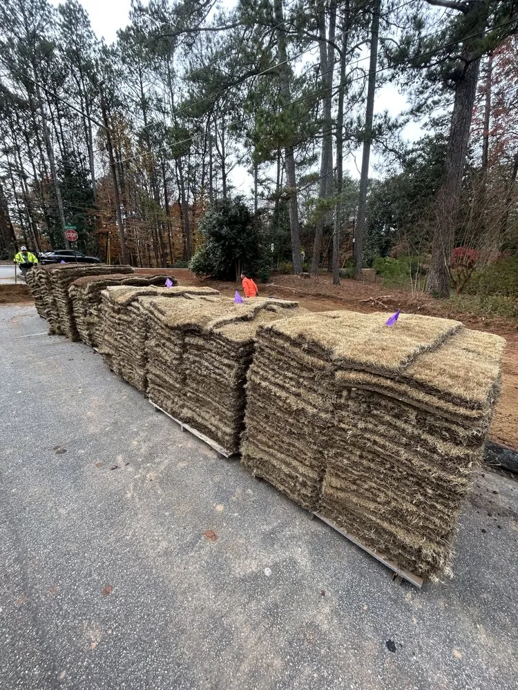 Top-rated yard maintenance experts serving Sandy Springs, GA - Woodburn Landscapes