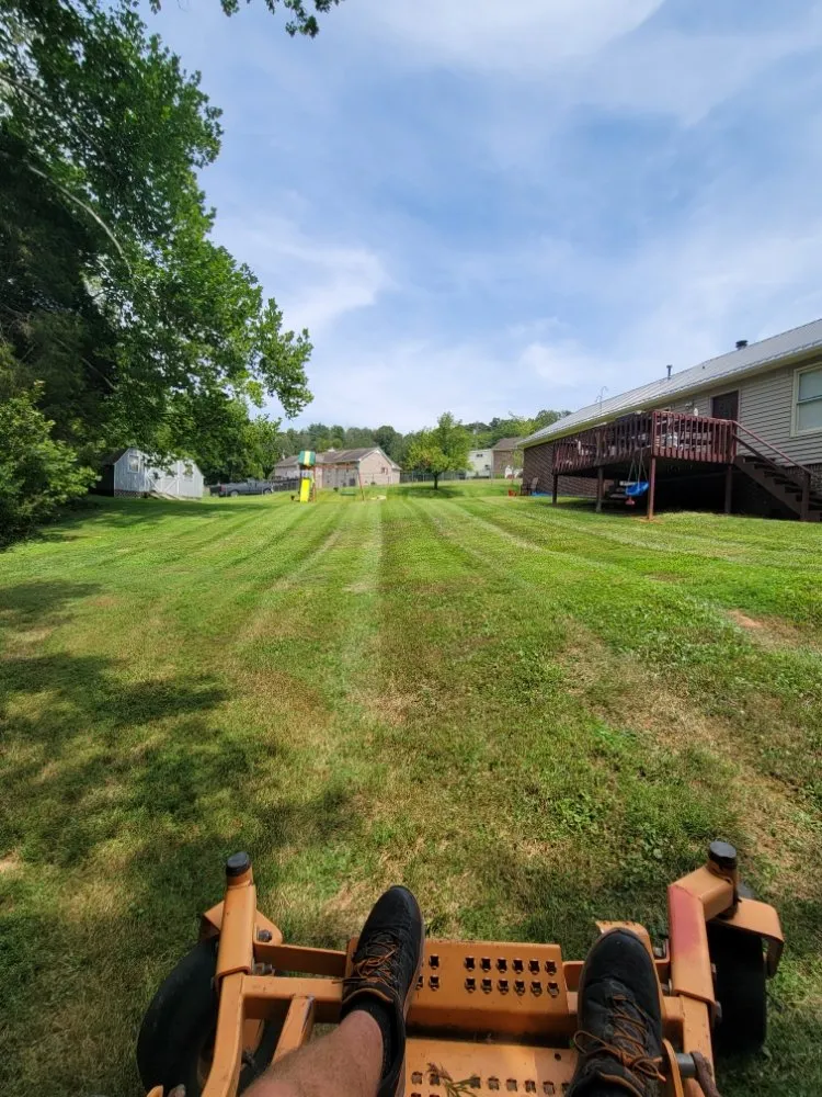 Professional yard maintenance experts serving Kingsport, TN - Woodfin Lawn and Landscaping