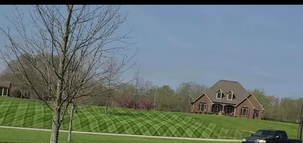 Woodford landscaping Logo