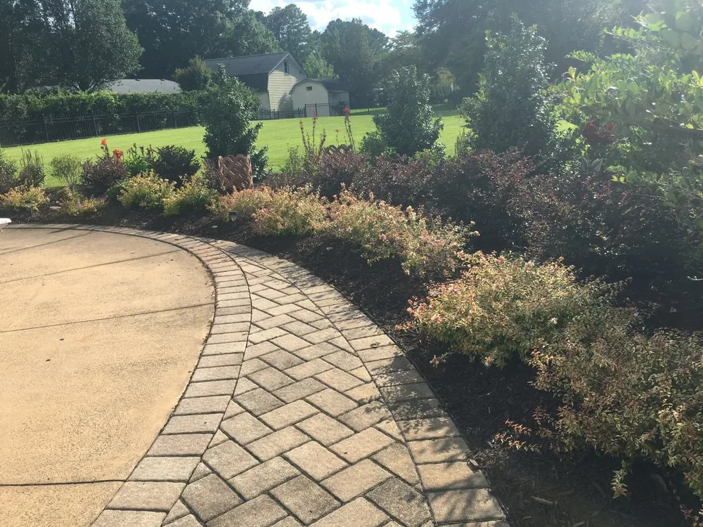 Trusted lawn mowing service experts serving Portsmouth, VA - Woodland Lawn Care