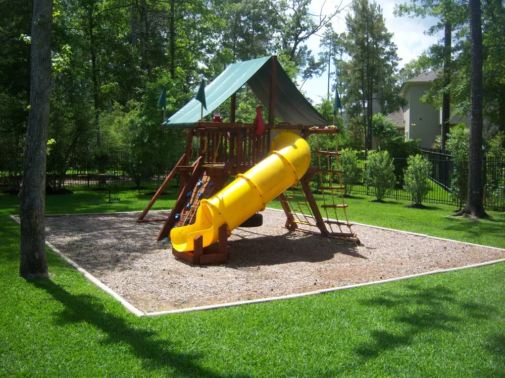 Top-rated landscape installation for beautiful yards in Conroe, TX by Woodlands Green Thumb Landscaping Maintenance, Inc.