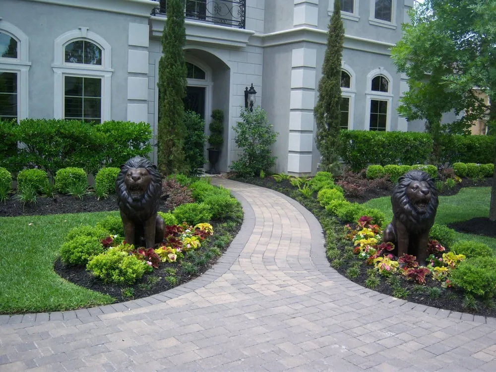 Professional residential landscaping near you across Conroe, TX - Woodlands Green Thumb Landscaping Maintenance, Inc.