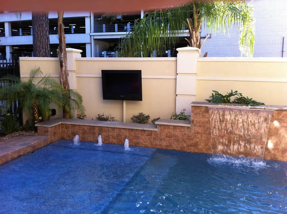 Reliable yard cleanup service in Conroe, TX by Woodlands Green Thumb Landscaping Maintenance, Inc.