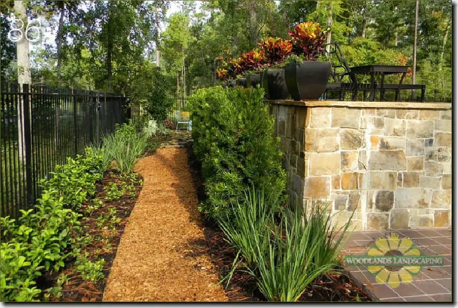 Expert landscaping services in Montgomery, TX by Woodlands Landscaping