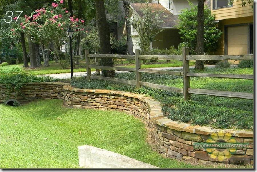 Custom residential landscaping in Montgomery, TX by Woodlands Landscaping