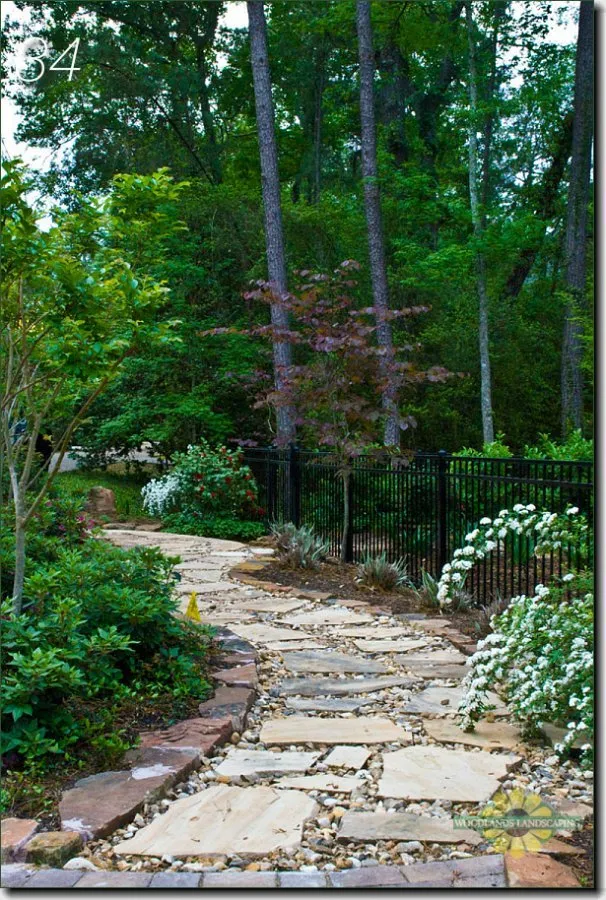 Affordable yard cleanup service in Montgomery, TX by Woodlands Landscaping