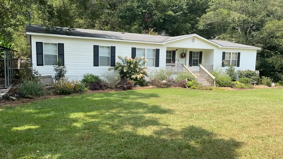 Reliable yard maintenance experts serving Bowman, GA - Woodlands Lawn and Garden Services