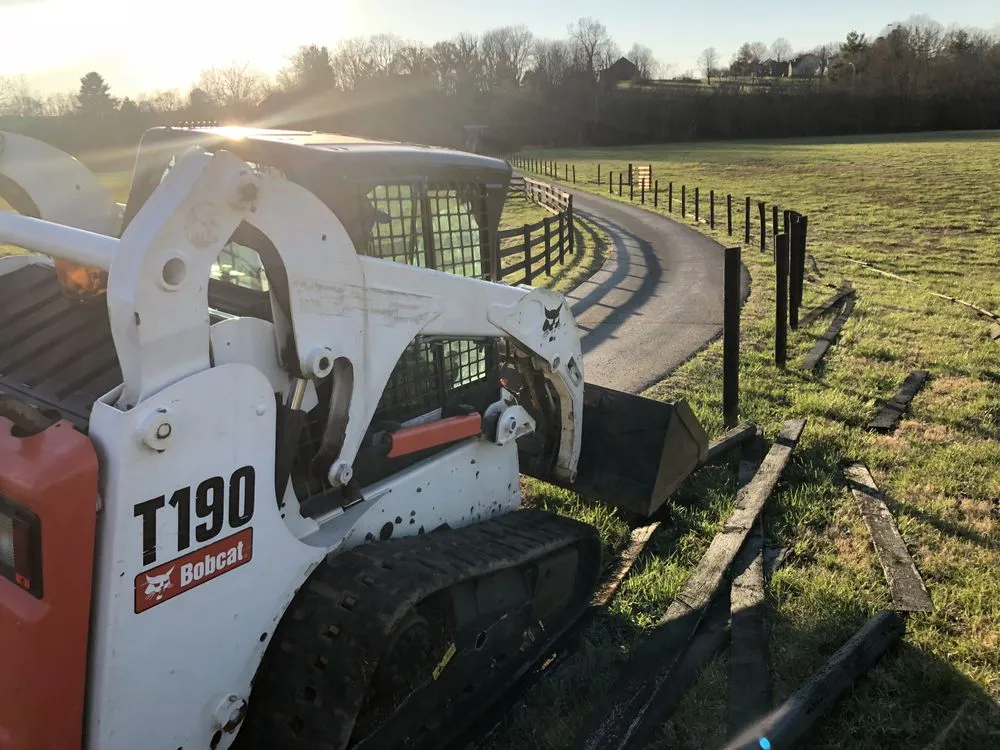 Reliable yard cleanup service experts serving Lexington-Fayette, KY - Woodlawn Landscape & Design