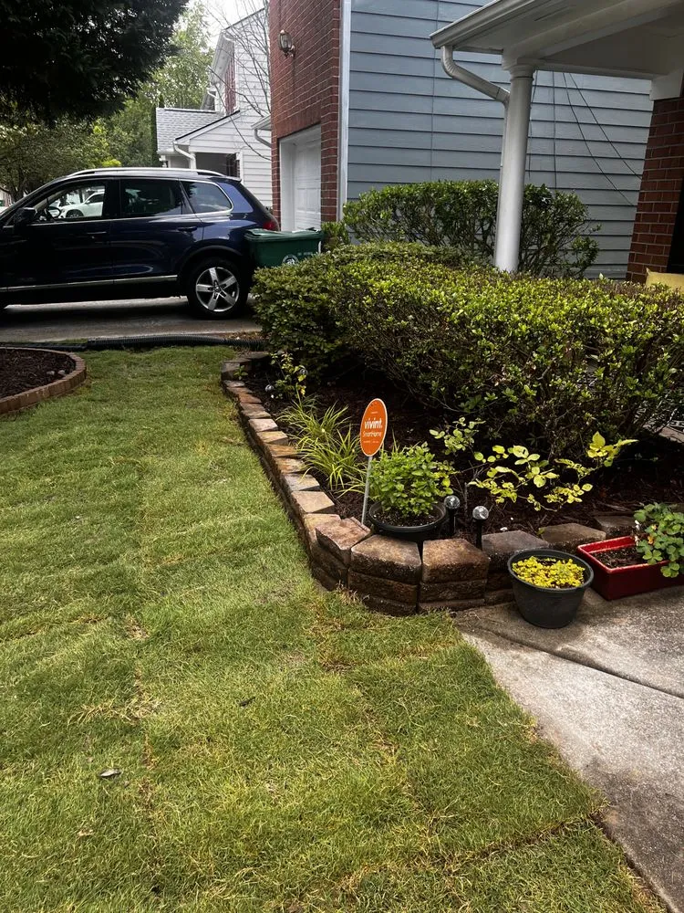 Top-rated garden landscaping experts serving Lawerenceville, GA - WoodRaven Landscape