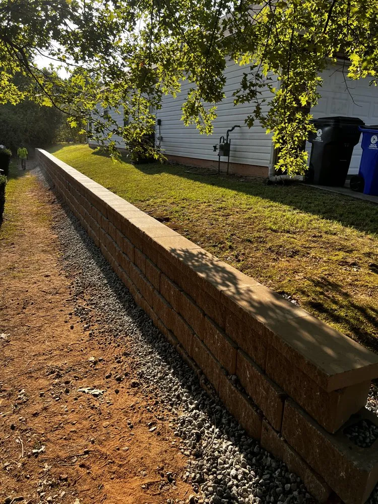 Professional landscaping services experts serving Lawerenceville, GA - WoodRaven Landscape