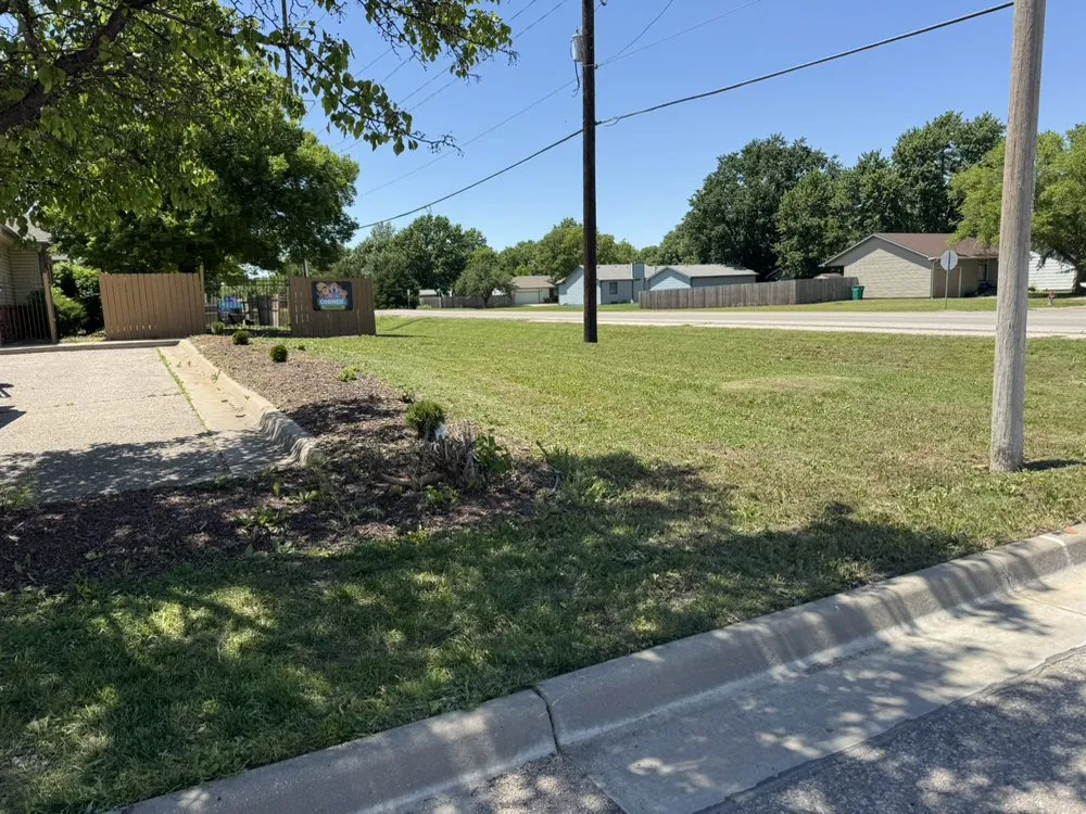 Top-rated outdoor landscaping in Wichita, KS - Woods Lawn Care