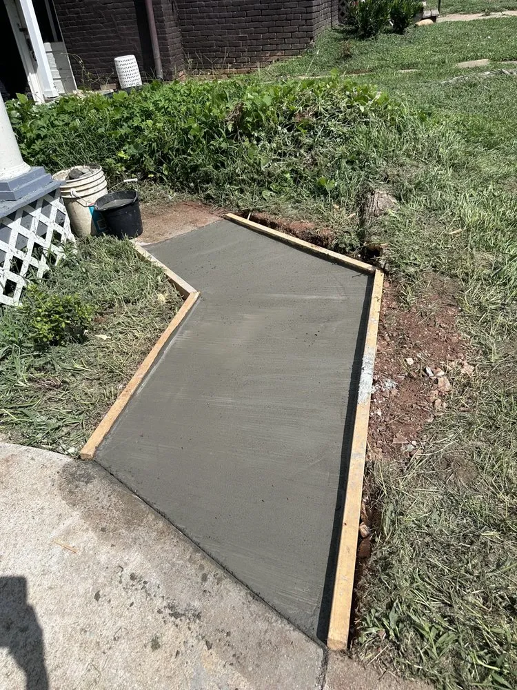 Affordable lawn mowing service experts serving Madison Heights, VA - Woods Lawncare & Services