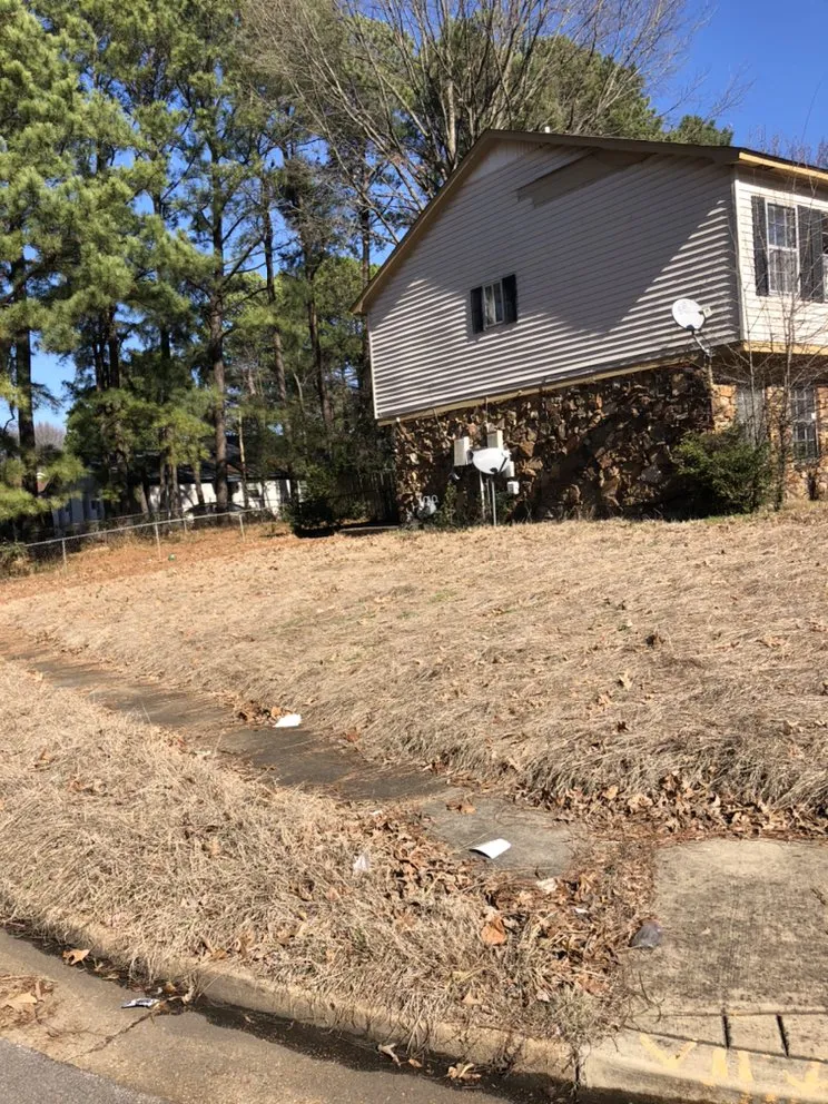 Expert yard maintenance for year-round maintenance in Memphis, TN by Woods Lawncare