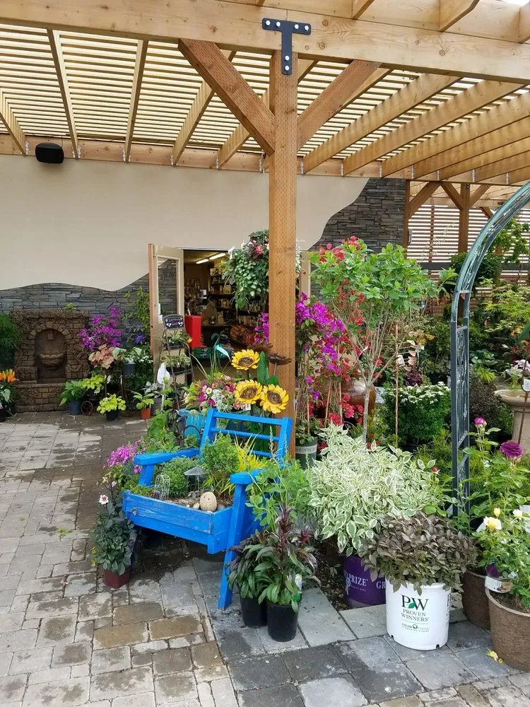 Trusted yard maintenance experts serving Richland, WA - Wood's Nursery and Garden Store