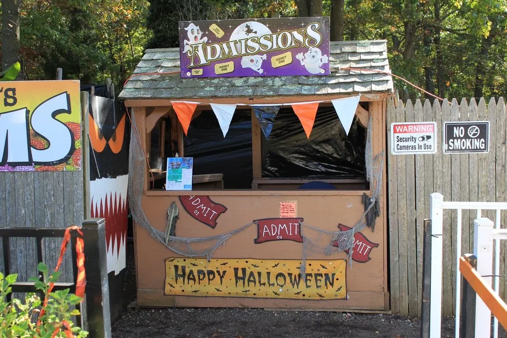 Trusted yard maintenance for year-round maintenance in Patchogue, NY by Woodside Nursery & Garden Center