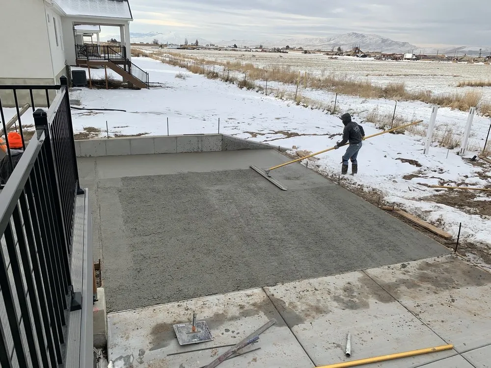 Professional lawn mowing service experts serving South Jordan, UT - Woodward Co