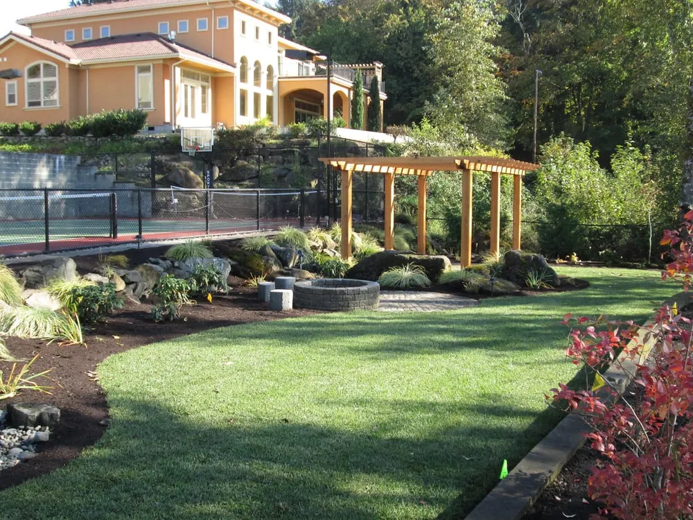 Local yard maintenance experts serving Battle Ground, WA - Woody's Custom Landscaping