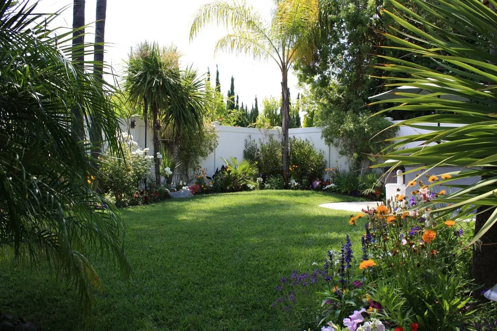 Top-rated residential landscaping in Canoga Park, CA by Woody's Landscape & Masonry