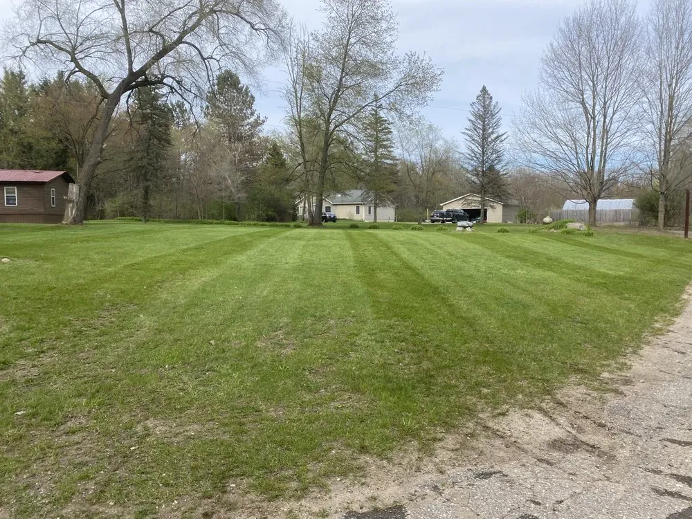 Top-rated landscape installation for beautiful yards across Flushing, MI - Woody's Lawn Care