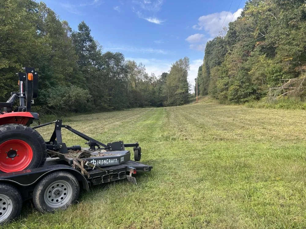 Custom yard maintenance for beautiful yards in Oak hill, OH by Woody’s Lawn Care
