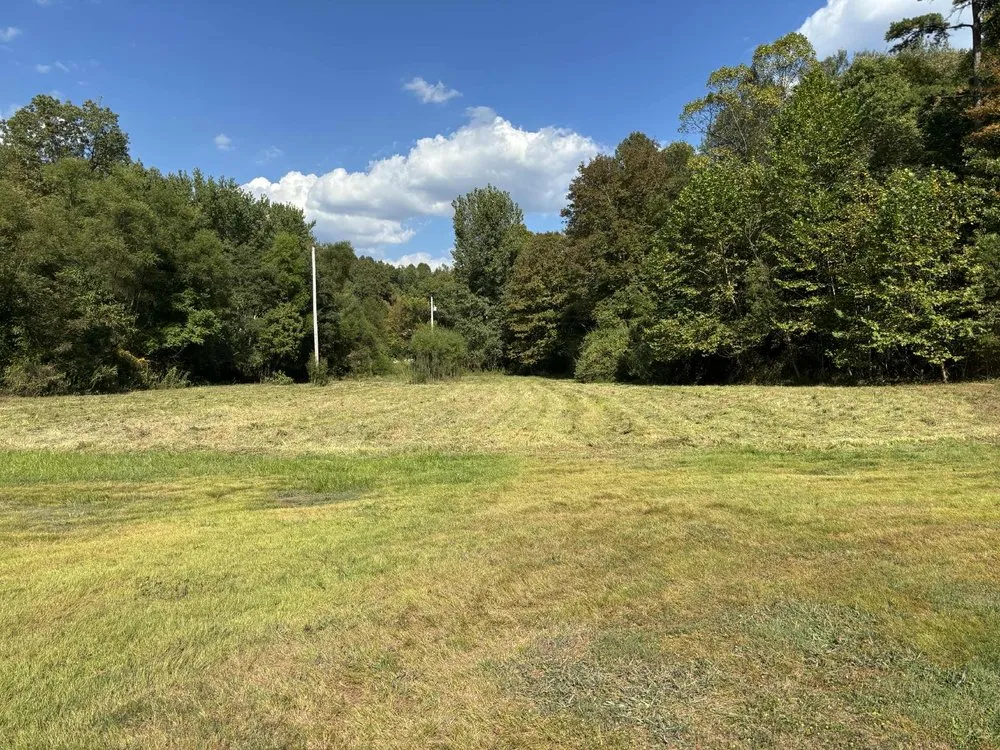 Top-rated landscape design for beautiful yards in Oak hill, OH by Woody’s Lawn Care