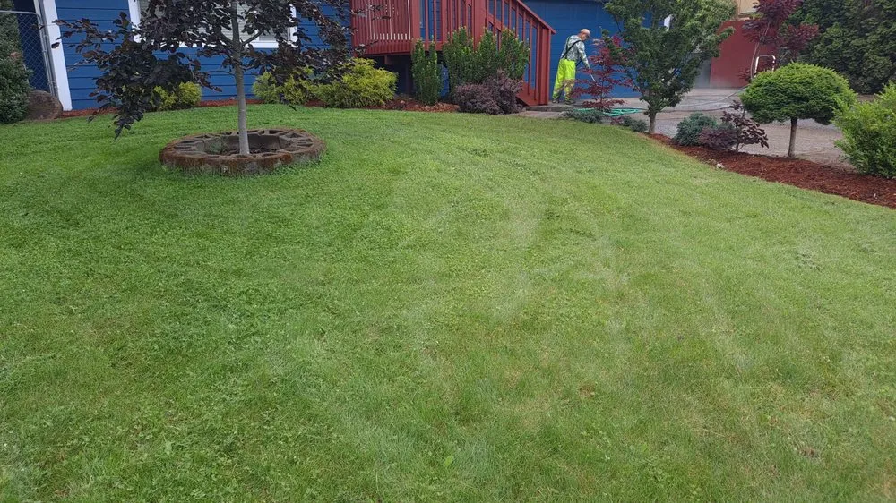 Professional lawn care service in Oregon City, OR by Woody's Lawn Care