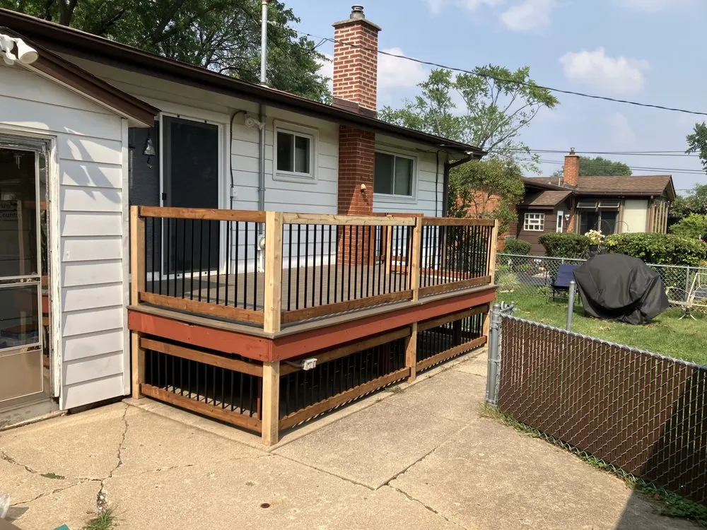 Reliable yard maintenance for homes across Mundelein, IL - Works Creations