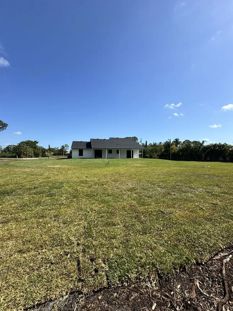 Expert residential landscaping in West Palm Beach, FL - Works Sod