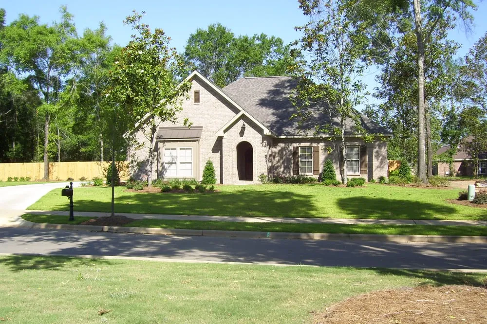 Custom outdoor landscaping for beautiful yards in Dothan, AL by World of Service