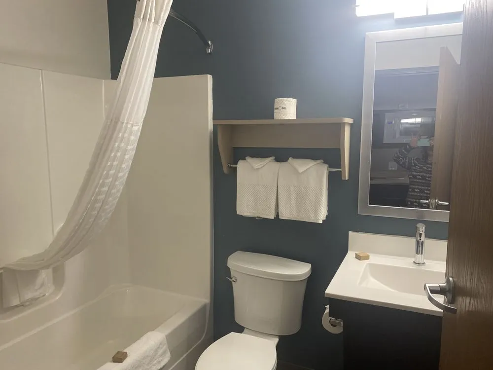 Professional yard cleanup service in Columbus, OH - Worldwide Dust Bunni's