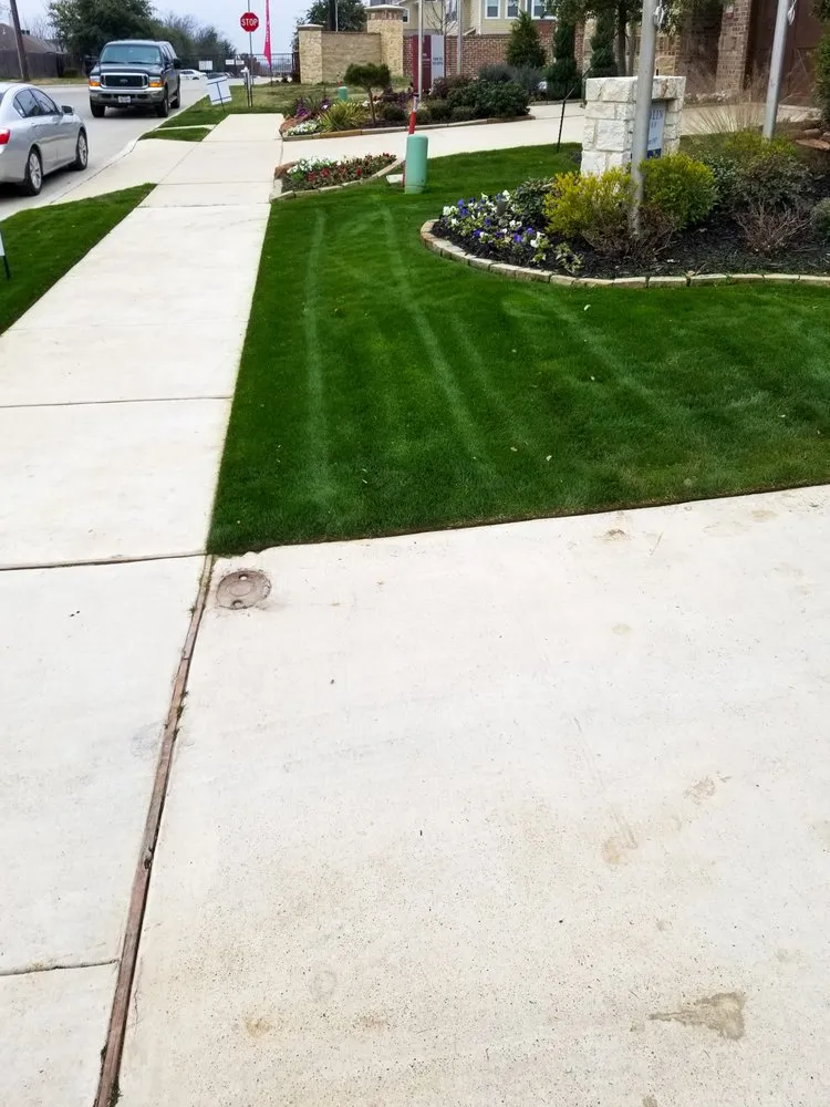 Top-rated garden landscaping in Burleson, TX - Worsham's Lawn Service