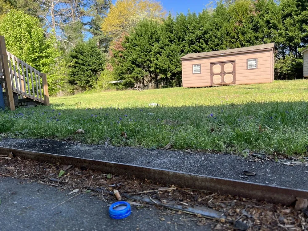 Reliable yard maintenance with custom design across Spartanburg, SC - Wray’s Lawn Care Services