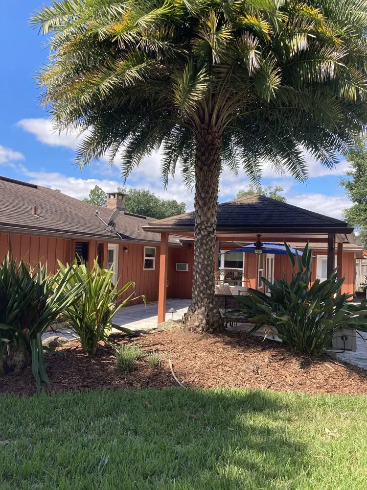 Affordable yard maintenance in Tampa, FL by Wrede’s Landscaping