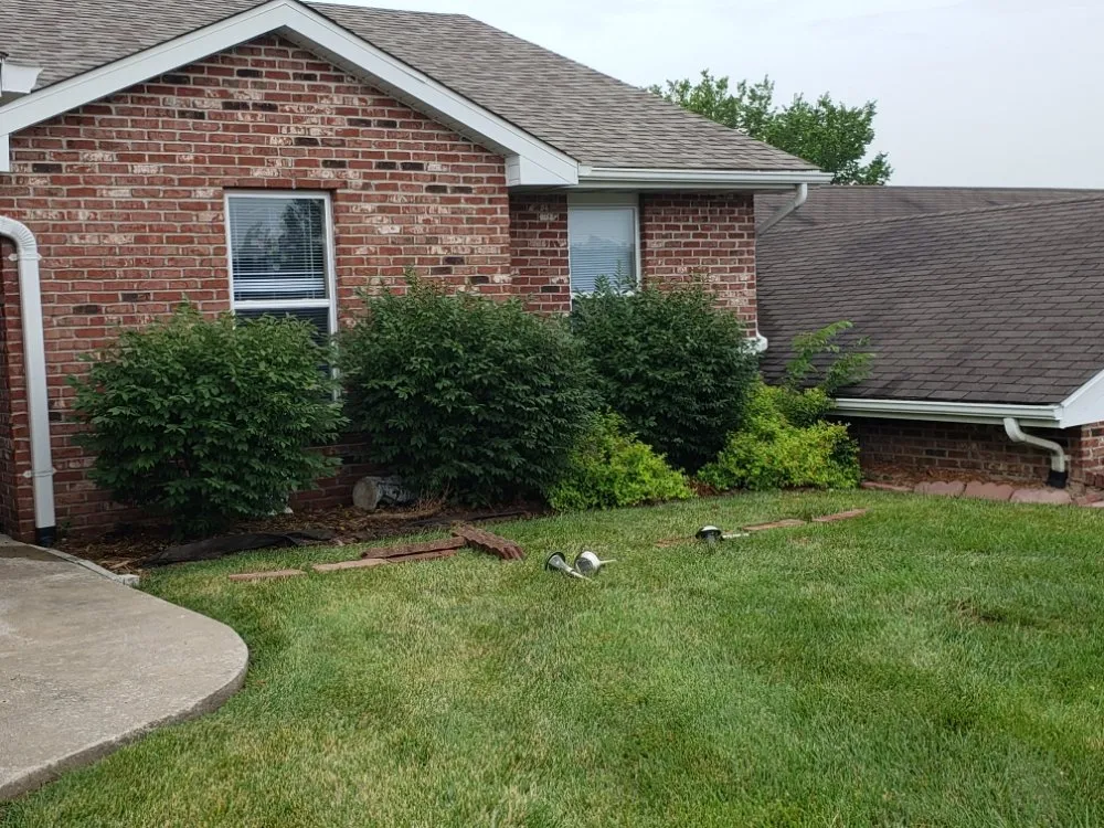 Affordable lawn care service for beautiful yards in New Bloomfield, MO by Wright Family