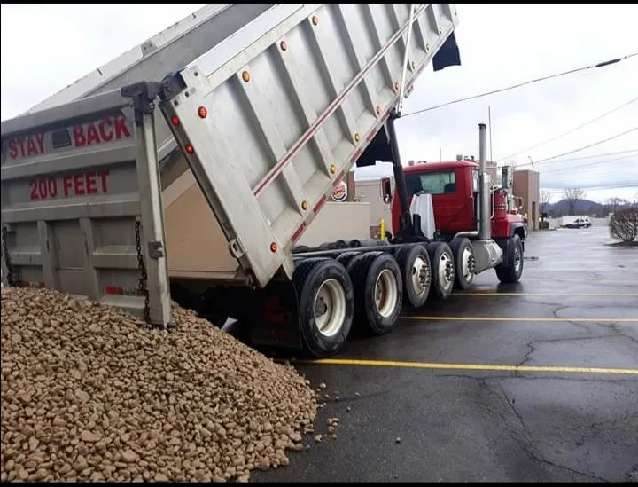 Local lawn mowing service experts serving Lancaster, OH - Wright Landscape Supply And Market Place