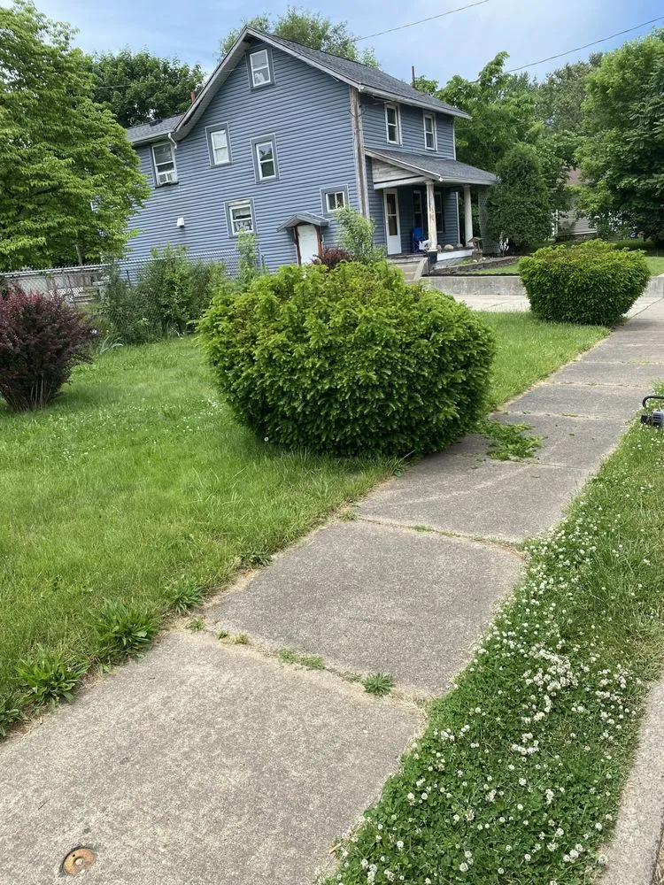 Expert garden landscaping experts serving Canton, OH - Wright's Landscape