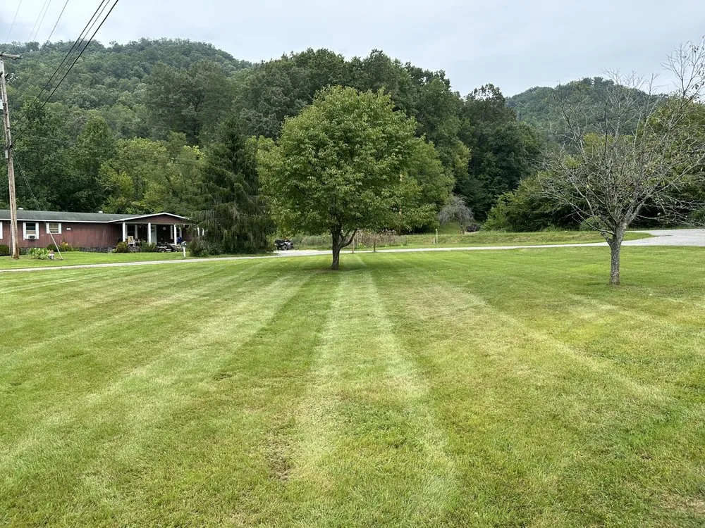 Trusted garden landscaping for beautiful yards in Minnie, KY by Wright’s Lawn Care