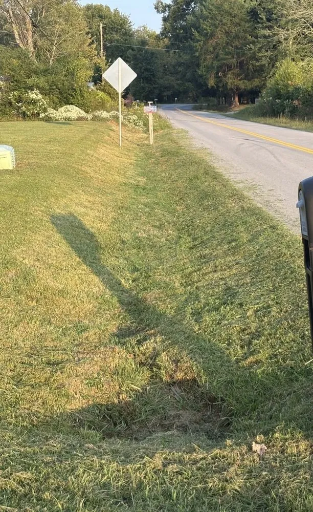 Expert lawn care service experts serving Big Clifty, KY - Wright's Outdoor Services