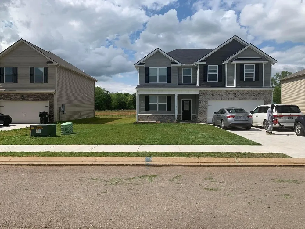 Custom yard maintenance in Murfreesboro, TN by WTE Lawn Service