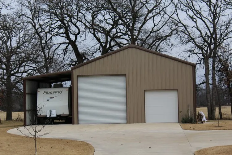 Expert yard maintenance for year-round maintenance in Colbert, OK by W&W Enterprises