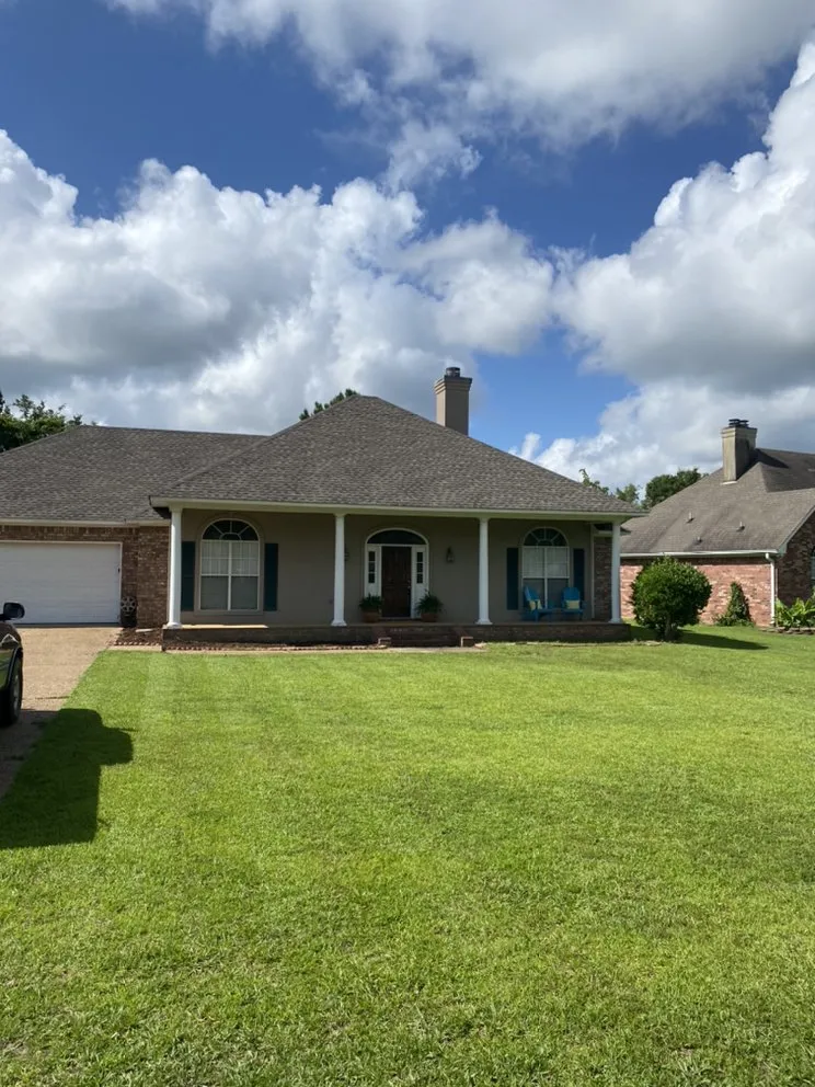 Reliable lawn mowing service experts serving Brandon, MS - WW lawn services