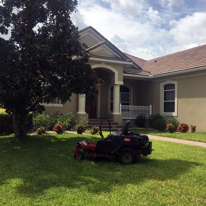 Custom yard maintenance in Dallas, TX by Wynnewood Lawn Care