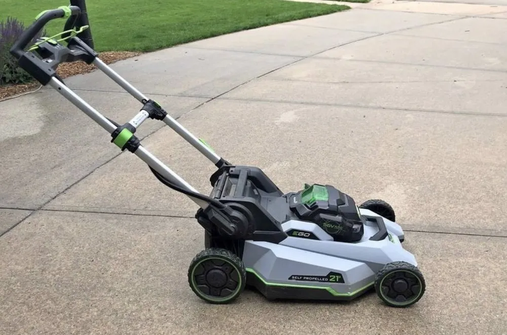 Reliable yard cleanup service experts serving Bellevue, NE - Wys Mowing